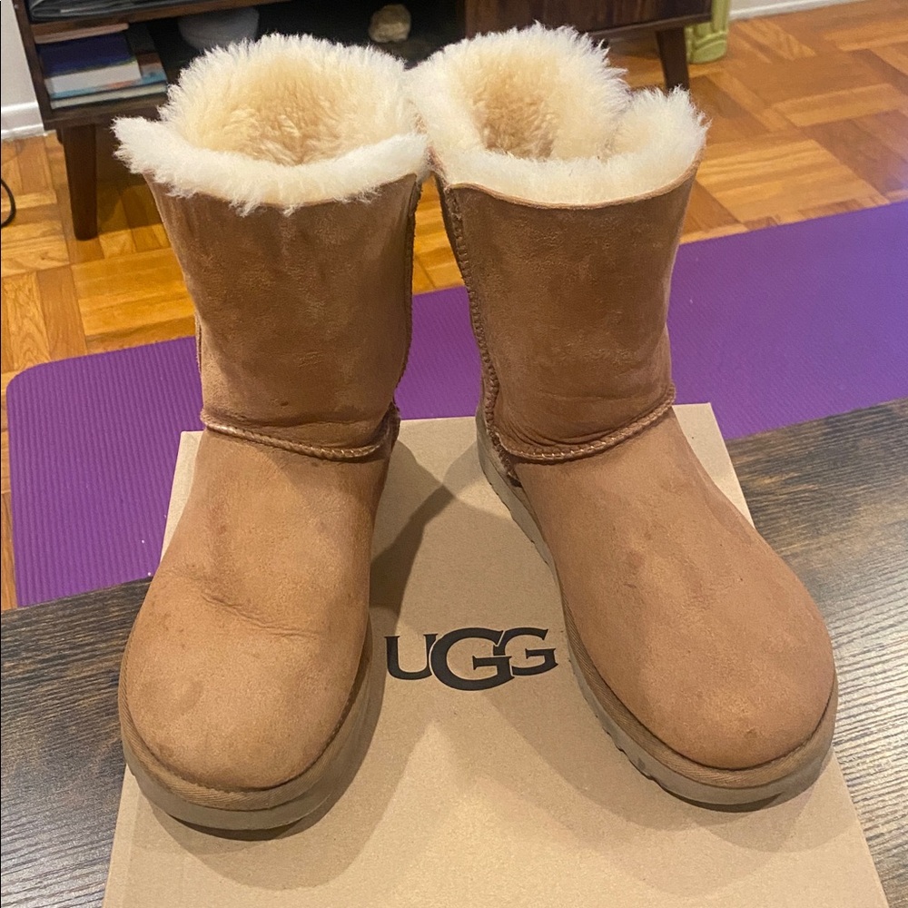 Authentic UGG Tan Sheepskin Boots